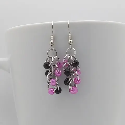 Shaggy Loops Handmade Chainmaille Earrings - Black/Rose Beads