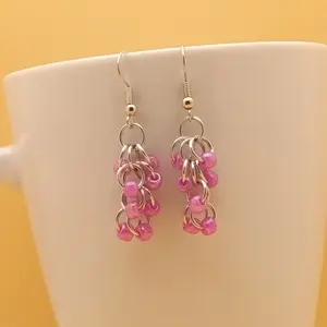 Shaggy Loops Chainmaille Earrings - rose beads